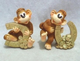 1926 Обезьянка с подковой 5.8*4*7.5см (6-144) 6/бл